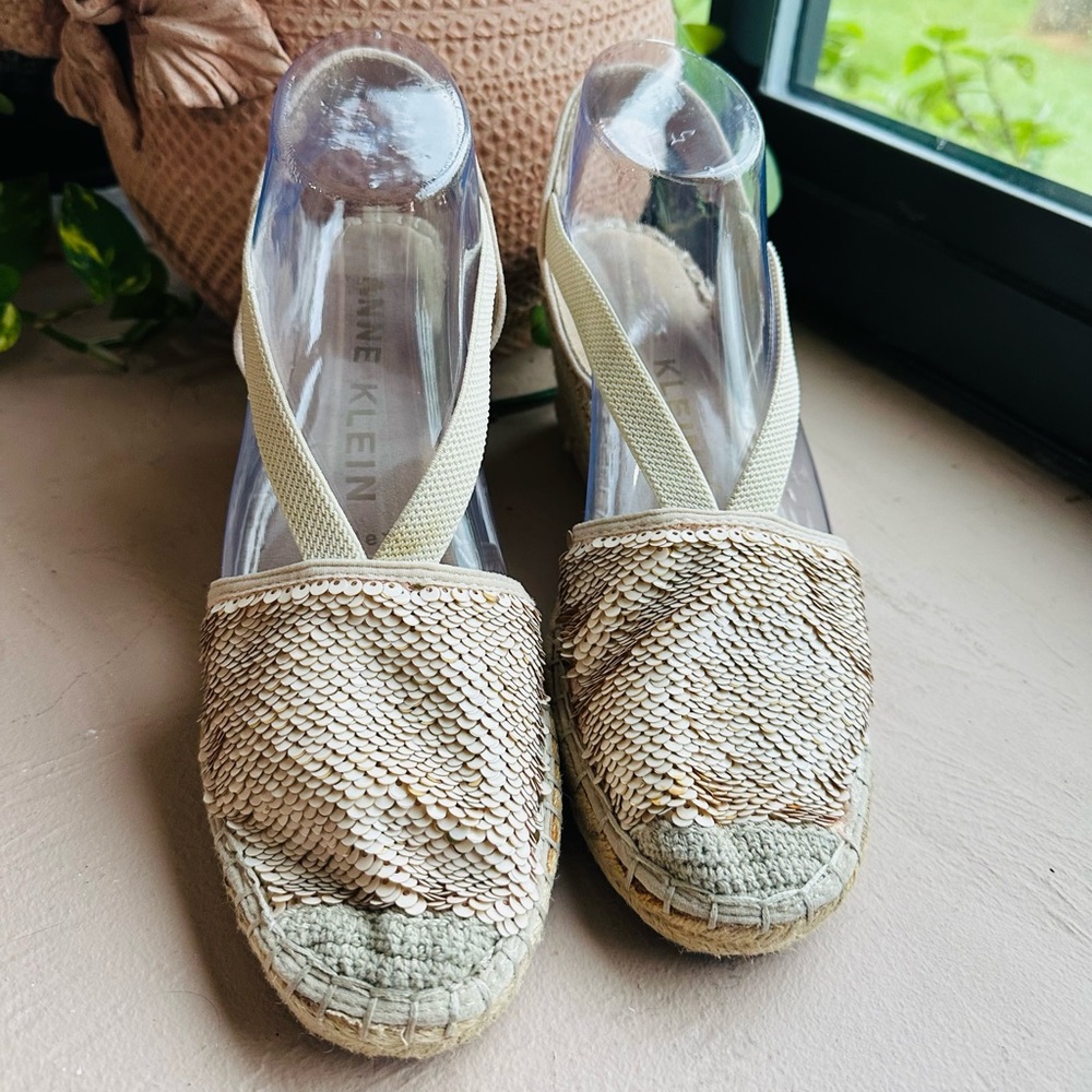 Anne Klein iflex Sequin Espradille Wedges Covered Toe Gold-Beige Size 8.5